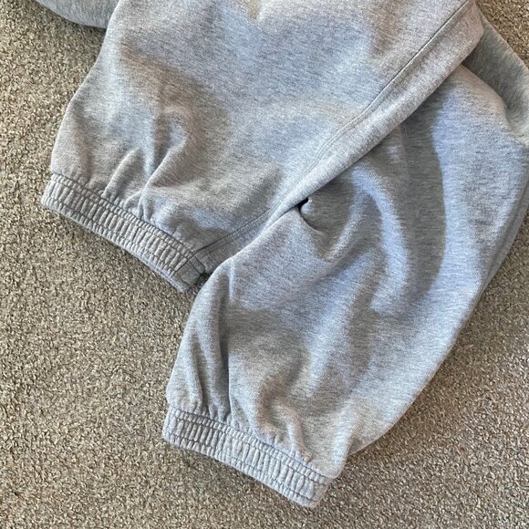 Aritzia Terry Sweatfleece Mega Jogger Sweatpants - Picture 6 of 6
